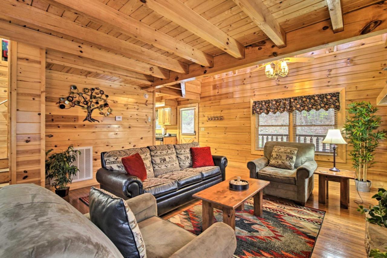 Cabin With Hot Tub About 2 Mi To Island In Pigeon Forge! エクステリア 写真
