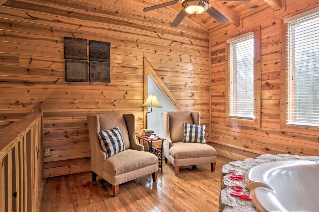 Cabin With Hot Tub About 2 Mi To Island In Pigeon Forge! エクステリア 写真