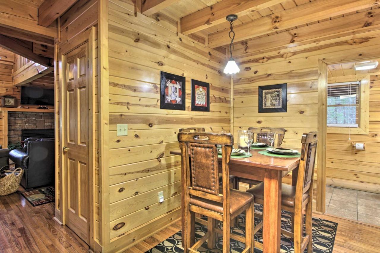 Cabin With Hot Tub About 2 Mi To Island In Pigeon Forge! エクステリア 写真