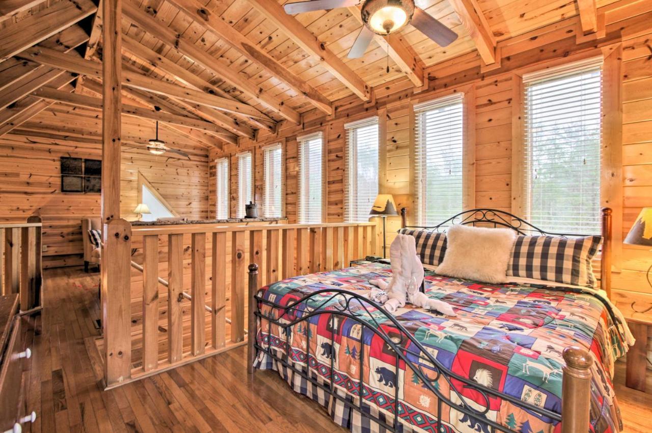 Cabin With Hot Tub About 2 Mi To Island In Pigeon Forge! エクステリア 写真